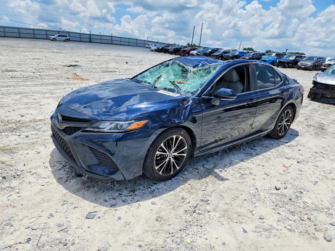 2019 TOYOTA CAMRY SE