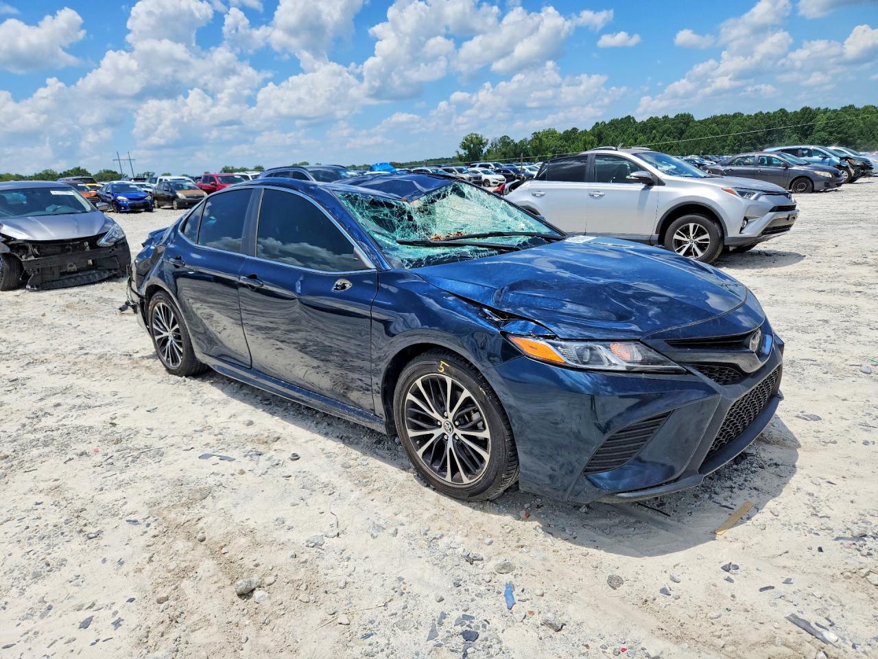 2019 TOYOTA CAMRY SE — снимка 4