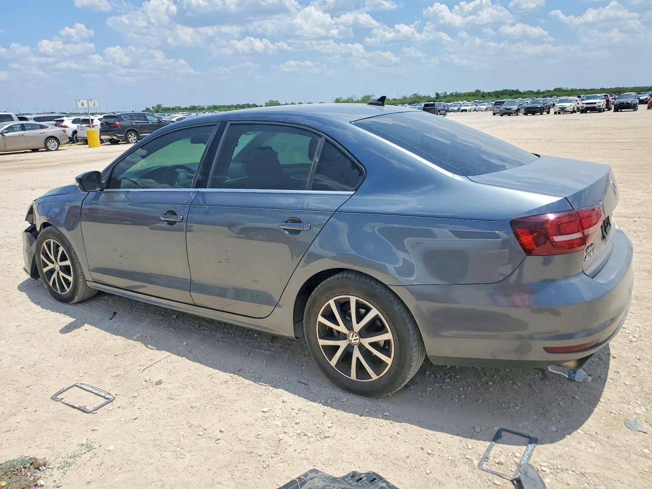 2017 VOLKSWAGEN JETTA SE — снимка 2