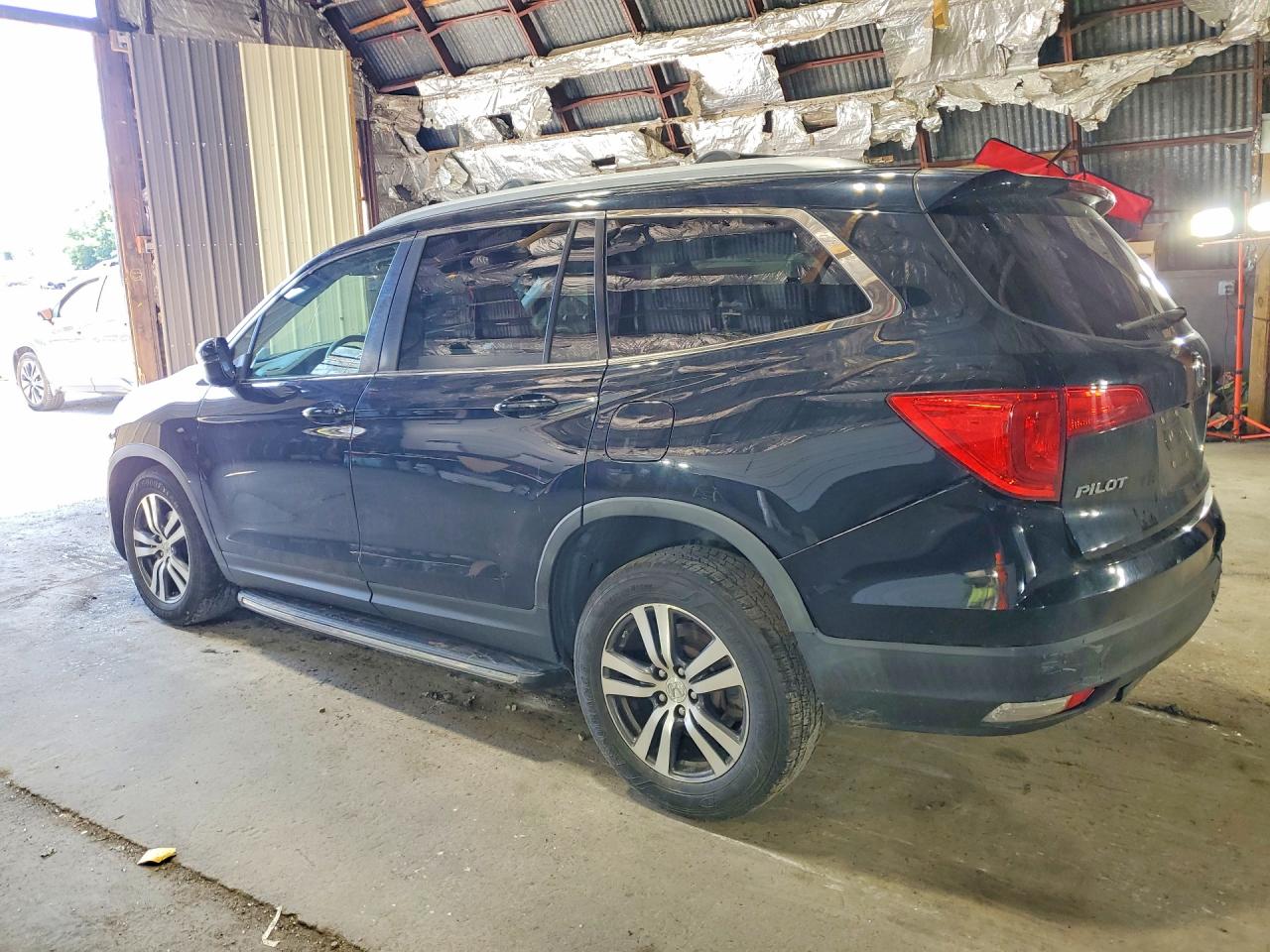 2017 HONDA PILOT EXL — снимка 2