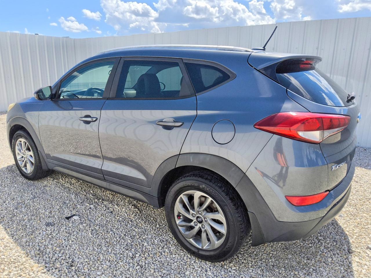 2016 HYUNDAI TUCSON SE — снимка 2