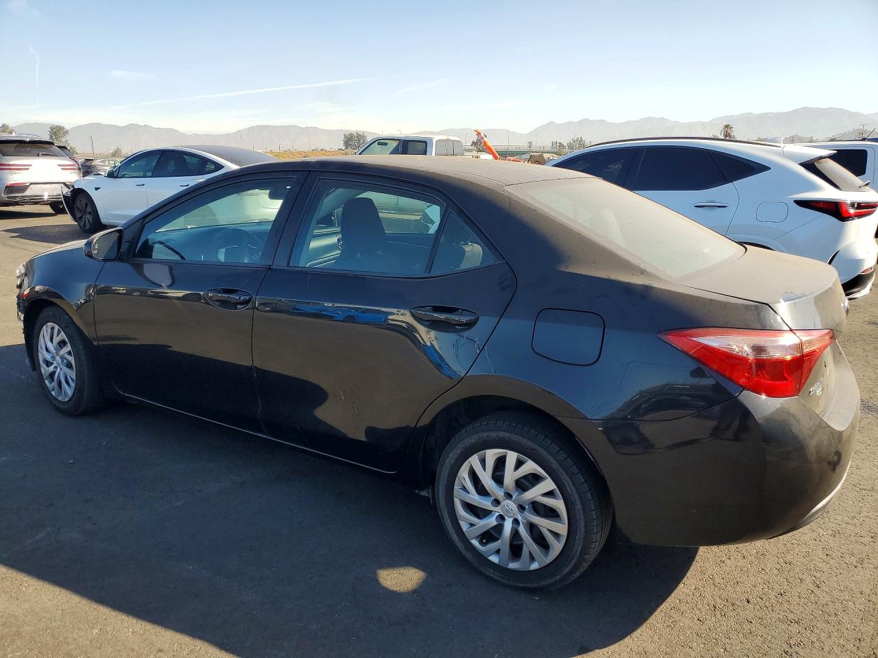 2017 TOYOTA COROLLA LE — снимка 2