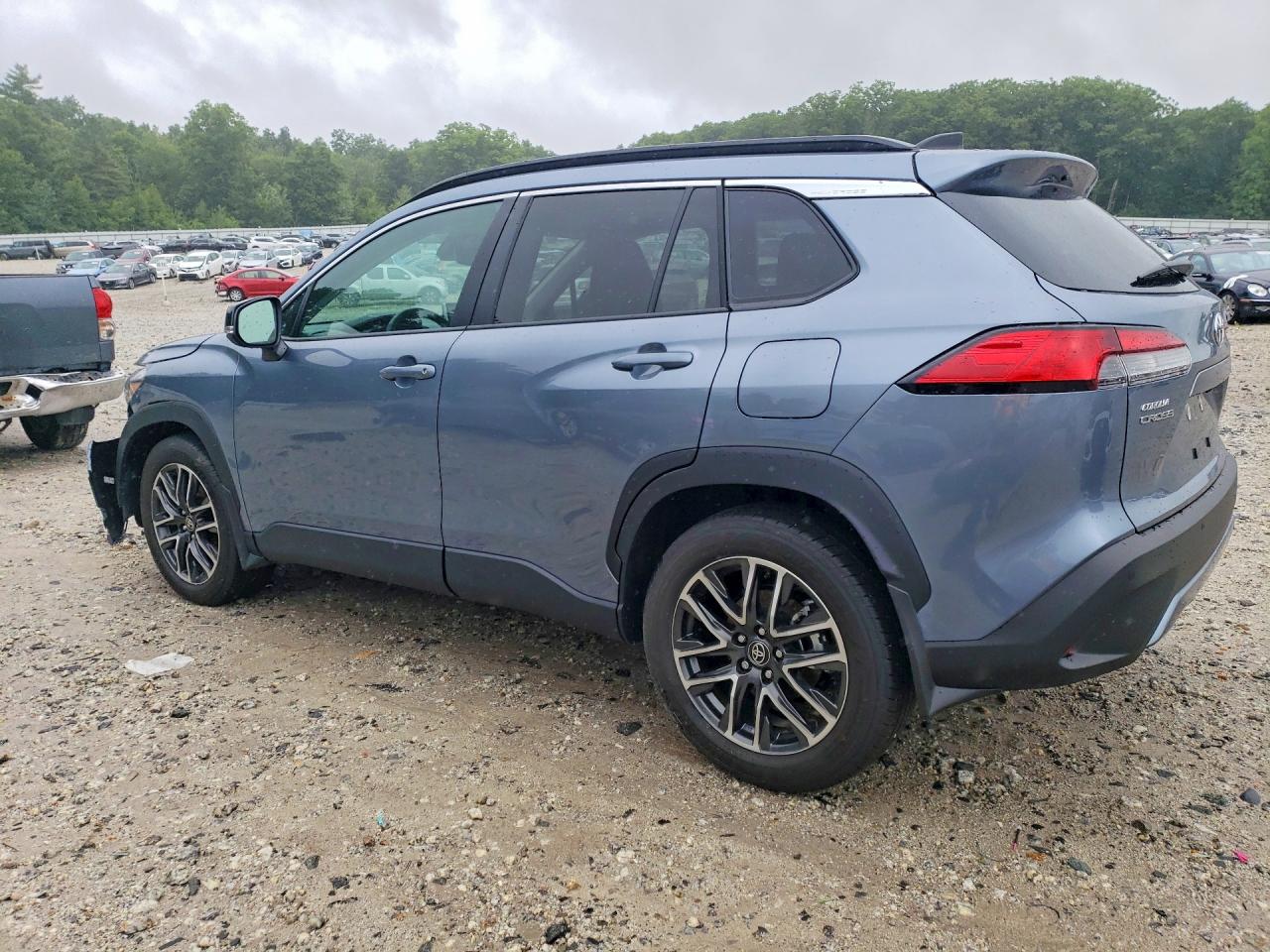 2026 TOYOTA COROLLA CROSS XLE — снимка 2