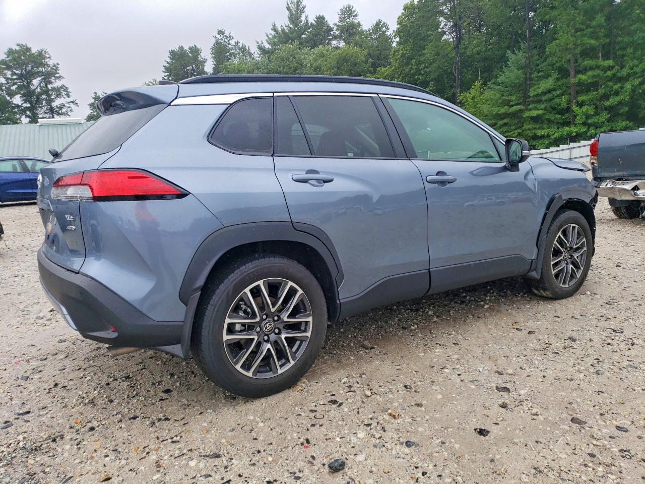 2026 TOYOTA COROLLA CROSS XLE — снимка 3