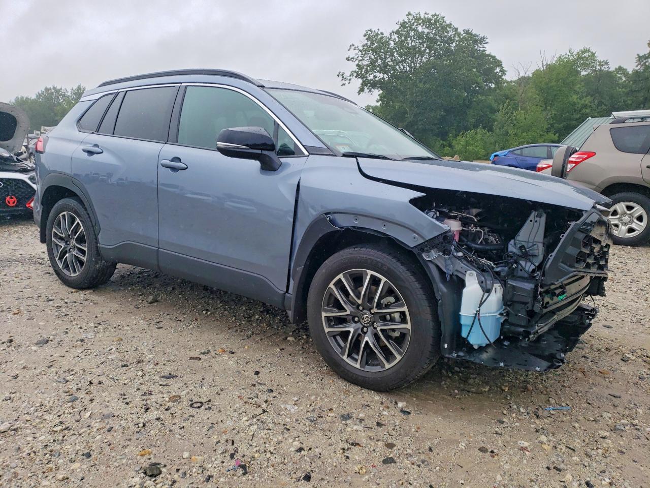 2026 TOYOTA COROLLA CROSS XLE — снимка 4