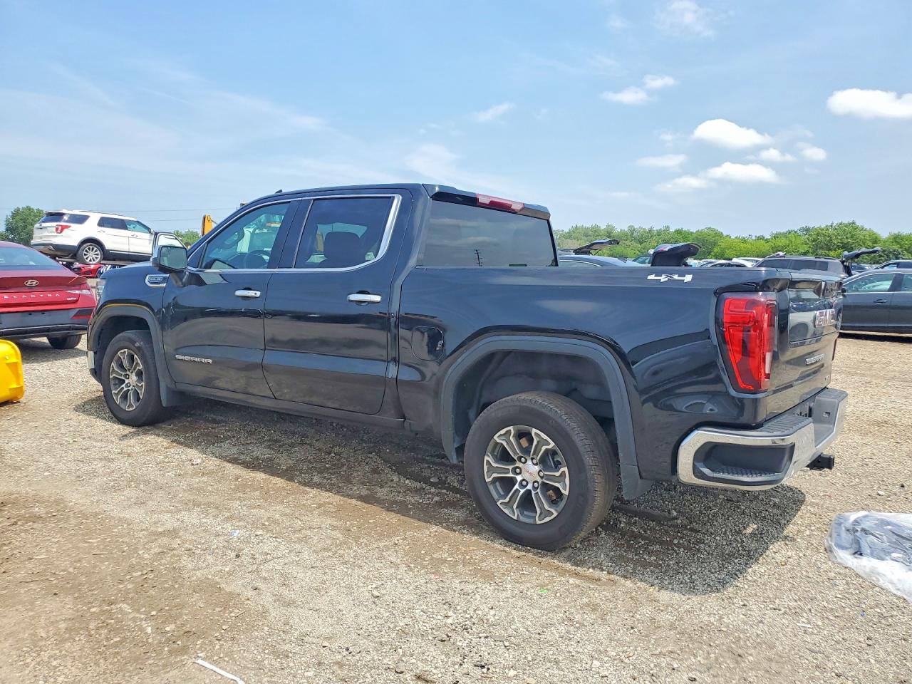 2025 GMC SIERRA K1500 SLT — снимка 2