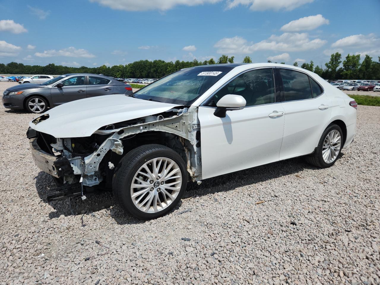 2019 TOYOTA CAMRY XLE V6