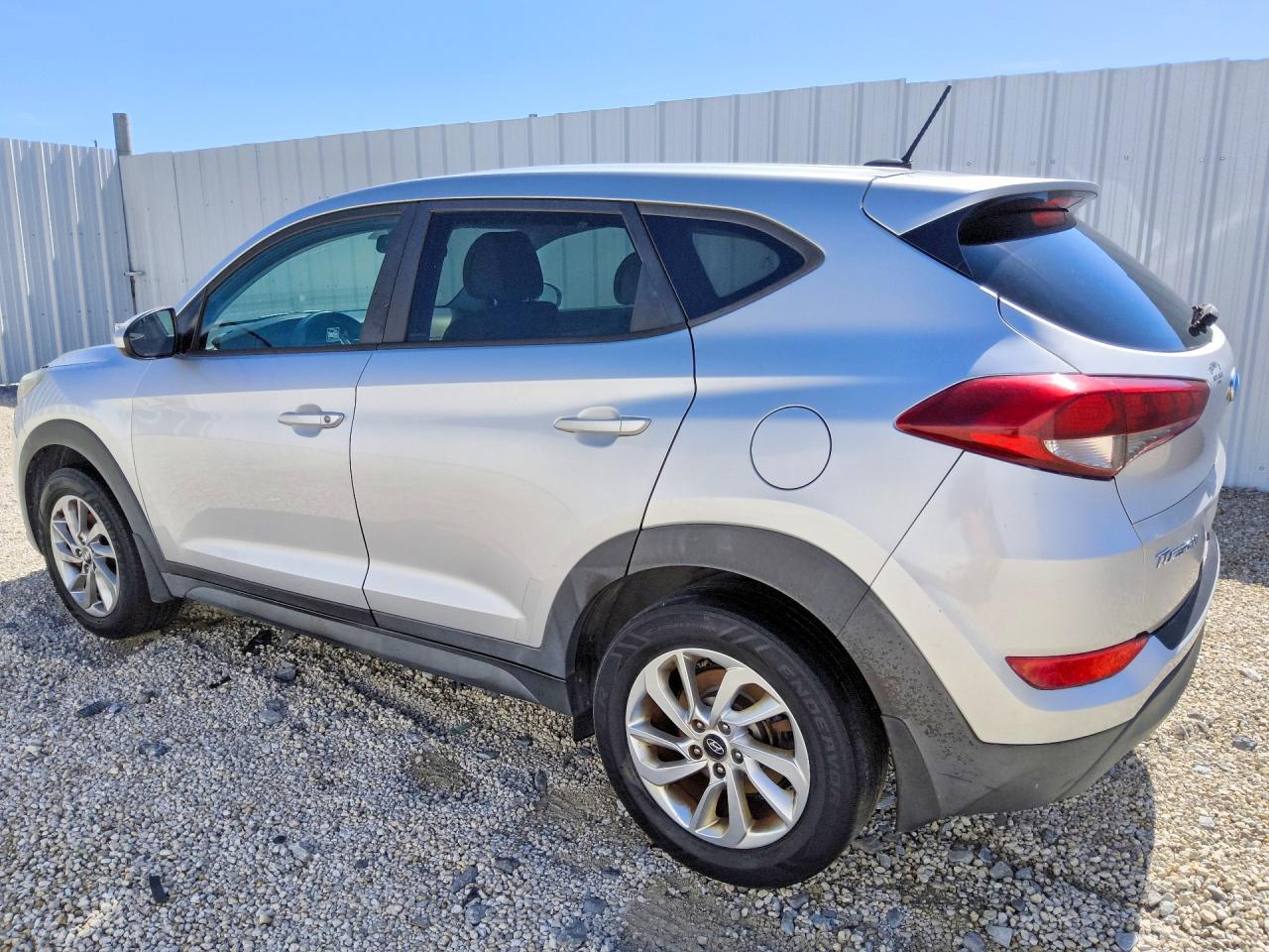 2016 HYUNDAI TUCSON SE — снимка 2
