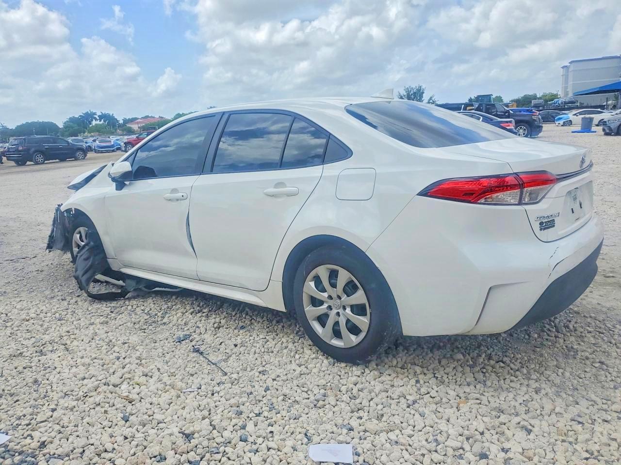 2024 TOYOTA COROLLA LE — снимка 2