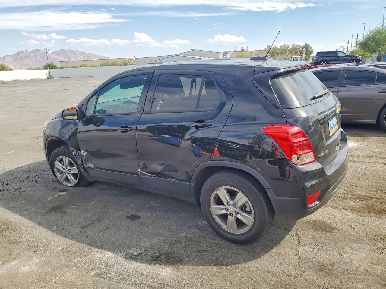 2022 CHEVROLET TRAX LS — снимка 2