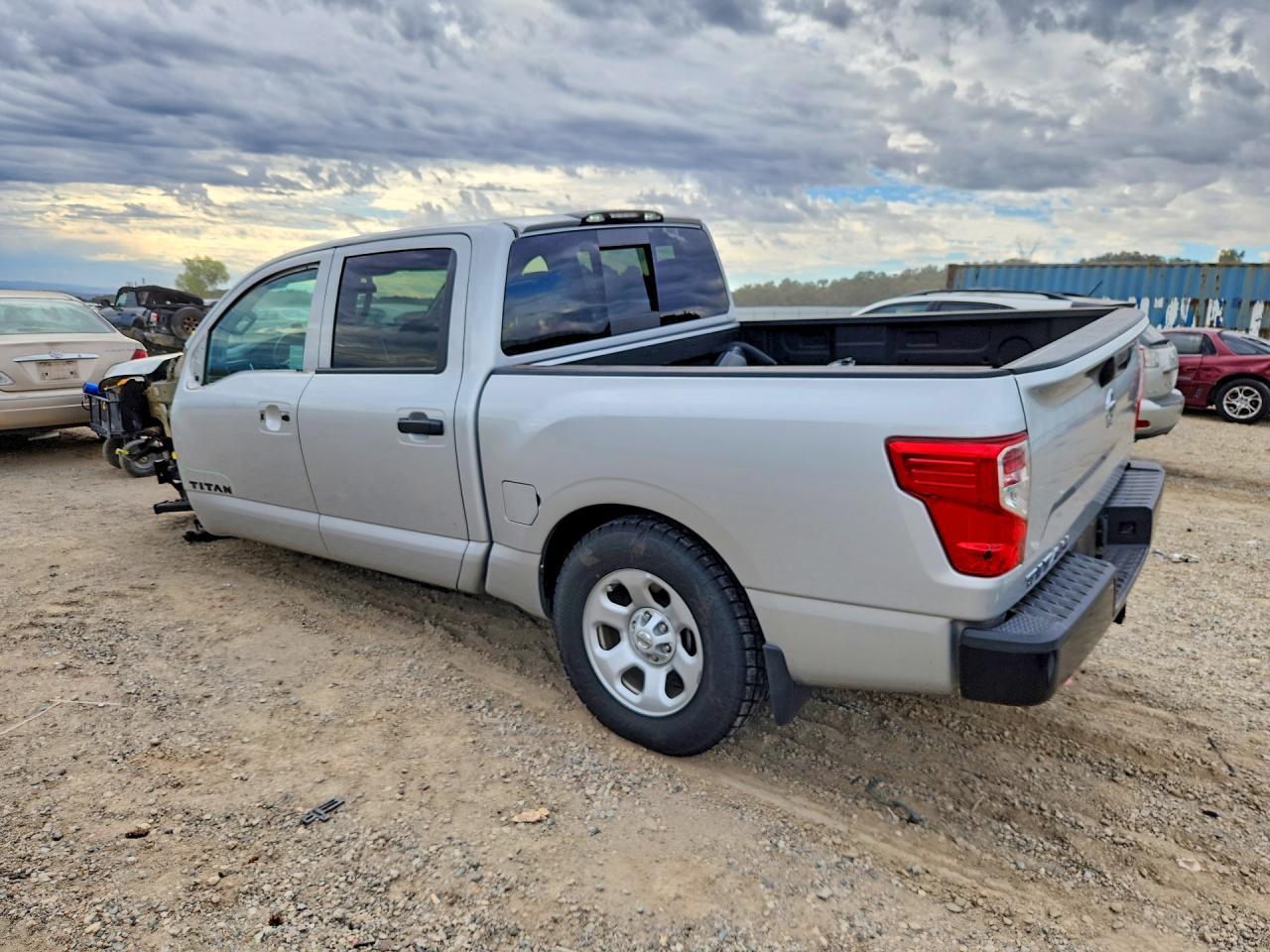 2017 NISSAN TITAN S — снимка 2