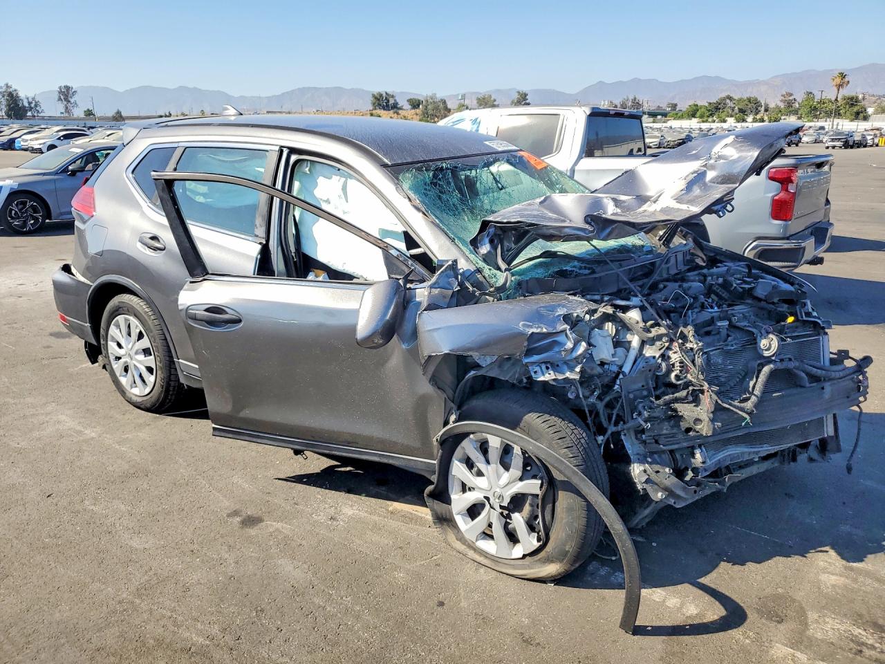 2017 NISSAN ROGUE SV — снимка 4