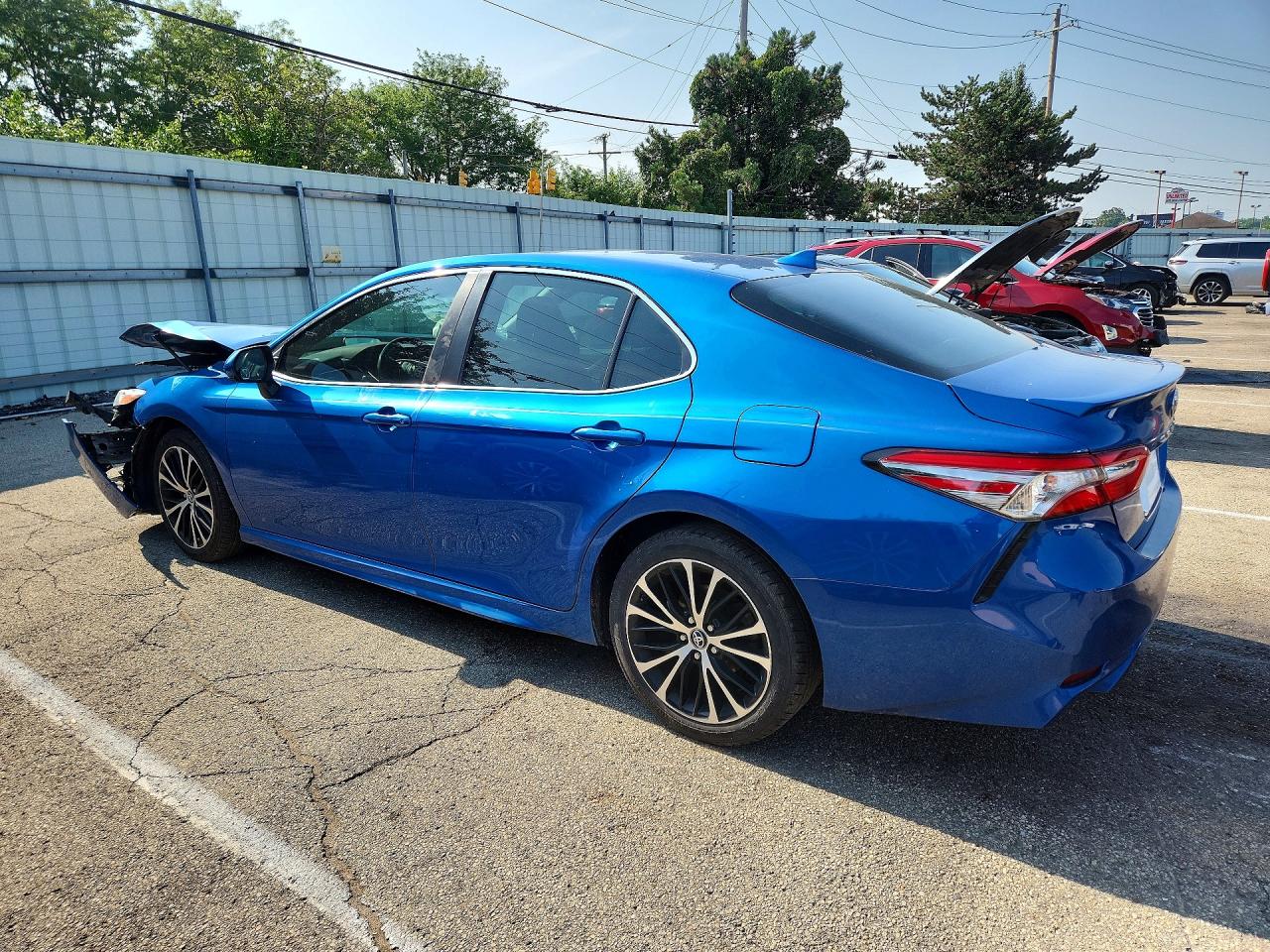 2019 TOYOTA CAMRY SE — снимка 2