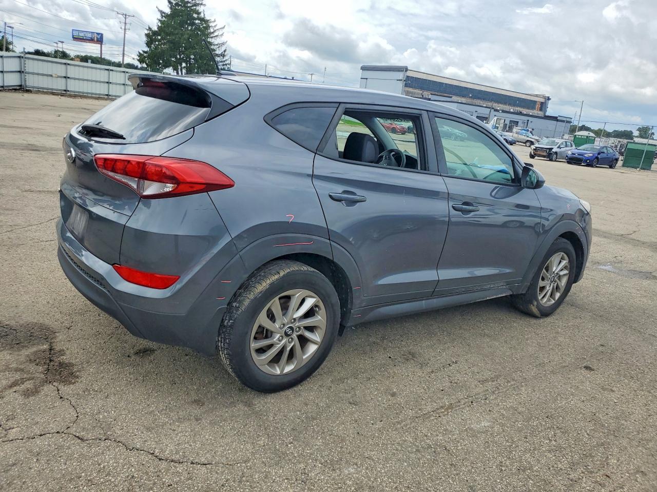 2017 HYUNDAI TUCSON SE — снимка 3