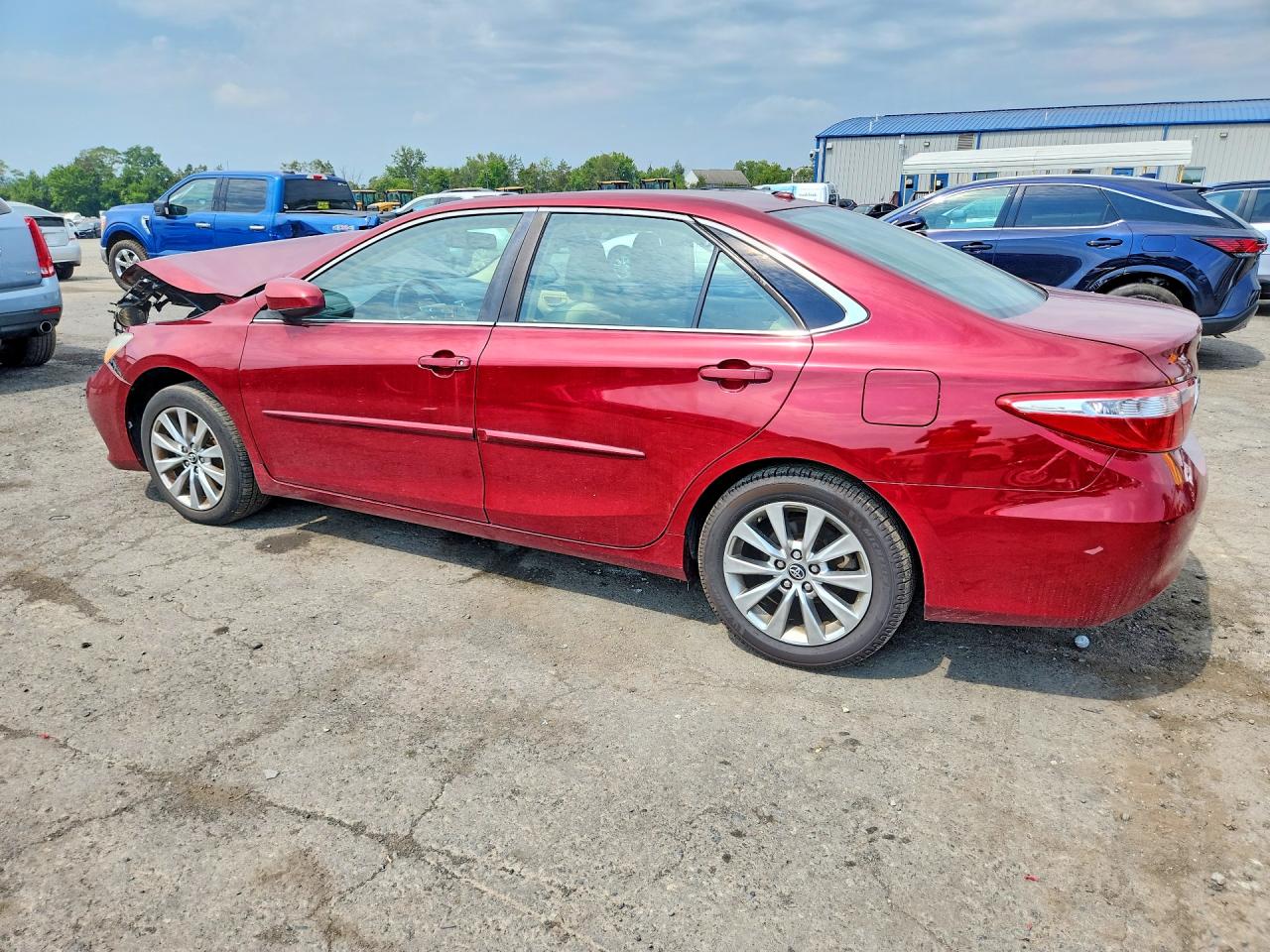 2017 TOYOTA CAMRY XLE — снимка 2