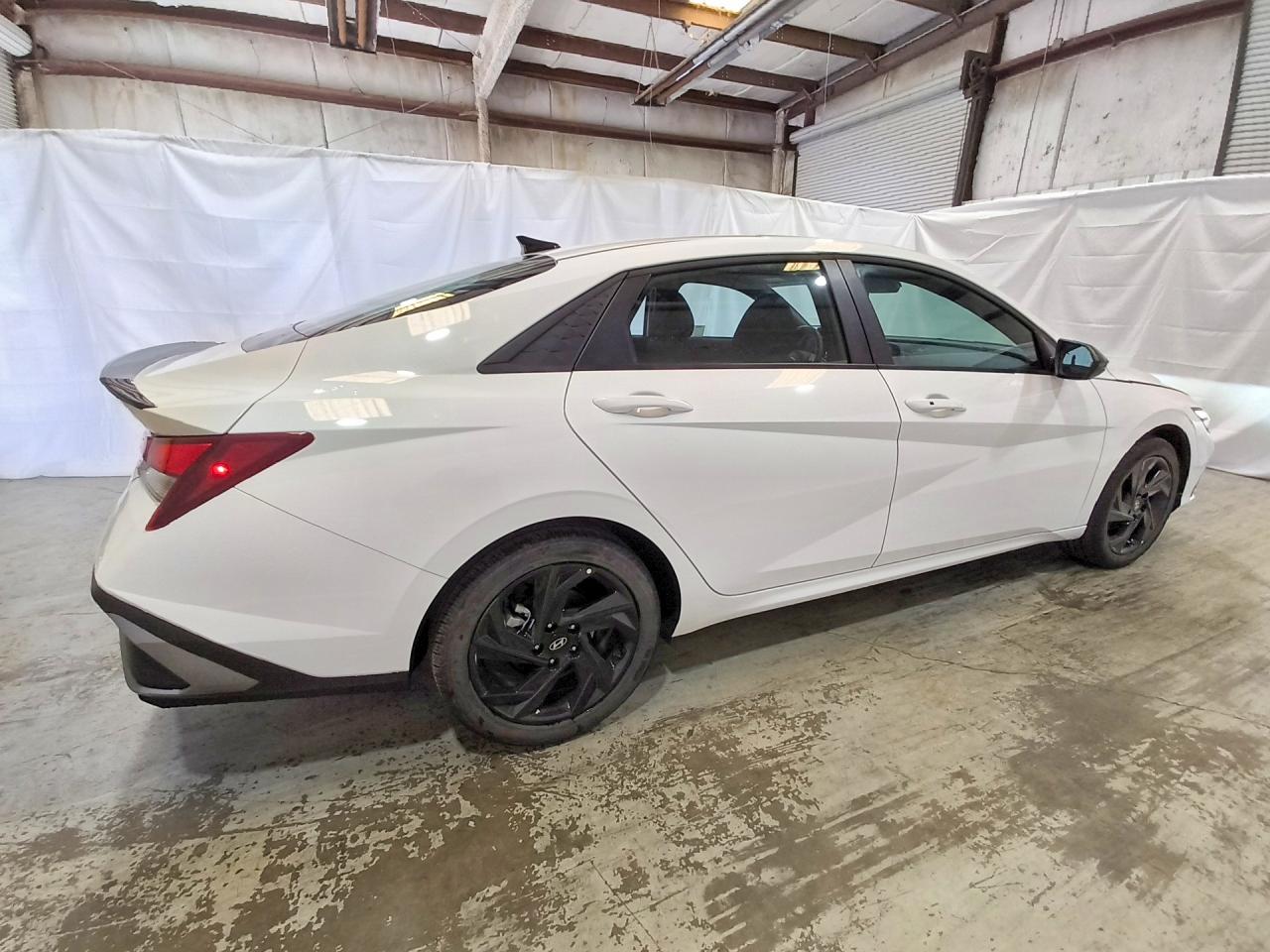 2026 HYUNDAI ELANTRA SEL SPORT — снимка 3