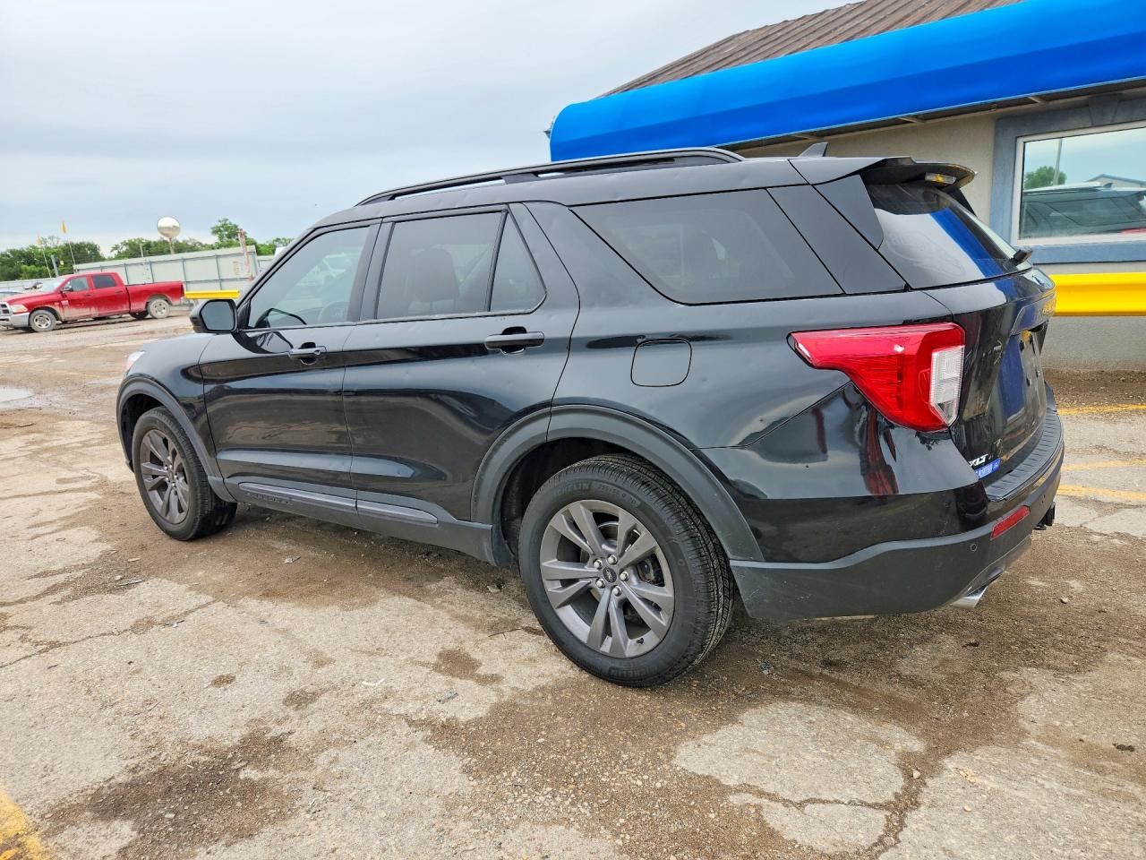 2022 FORD EXPLORER XLT — снимка 2