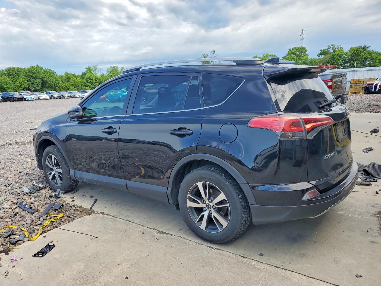 2017 TOYOTA RAV 4 — снимка 2