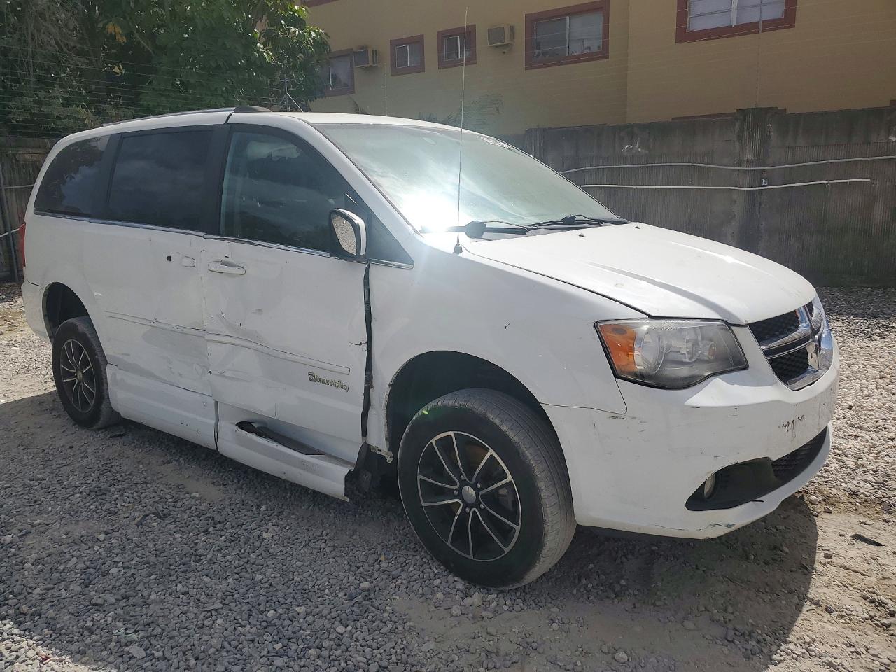 2017 DODGE GRAND CARAVAN SXT — снимка 4