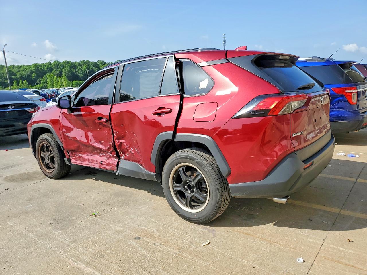 2019 TOYOTA RAV4 LE — снимка 2