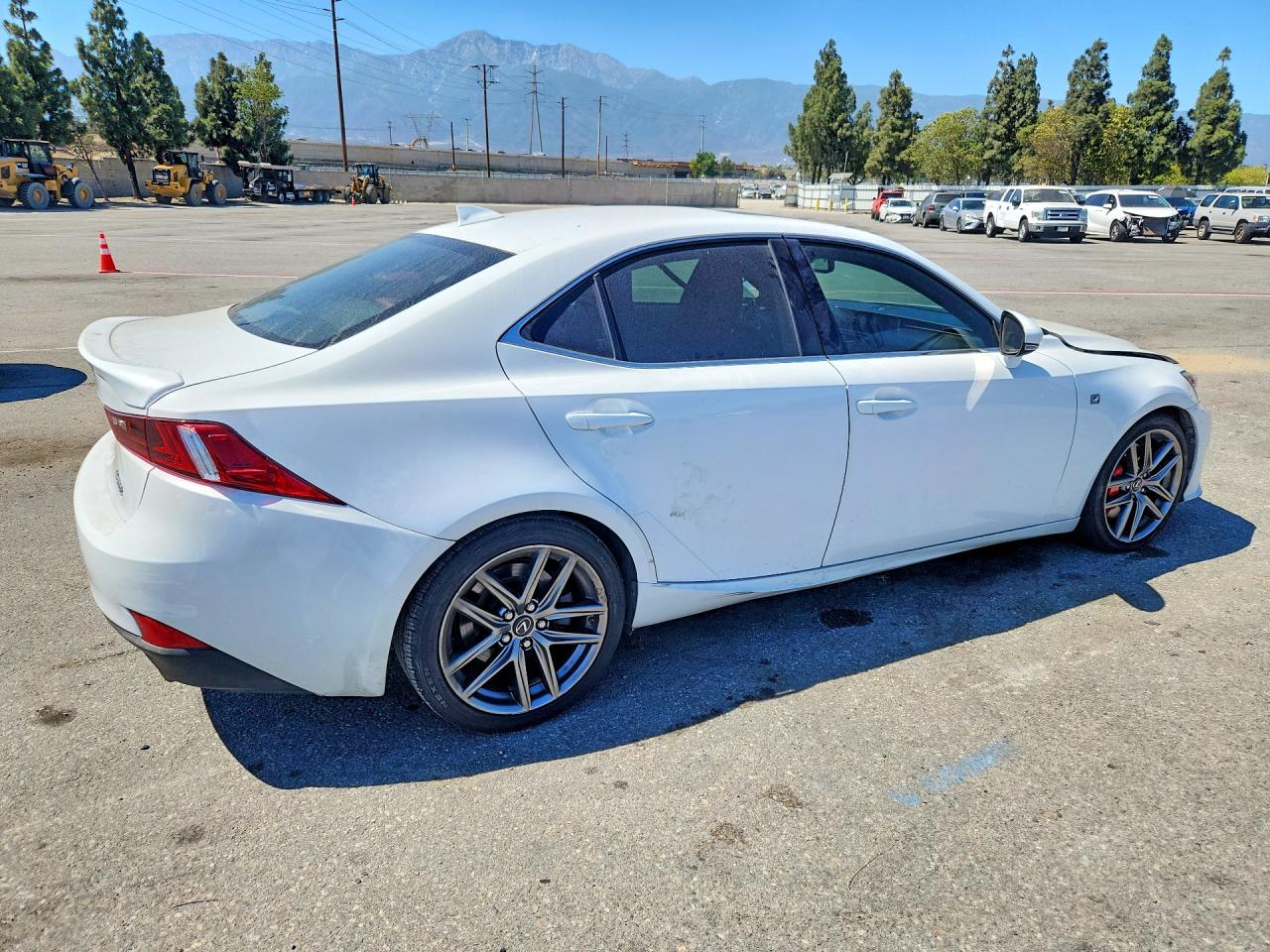 2016 LEXUS IS 200T — снимка 3