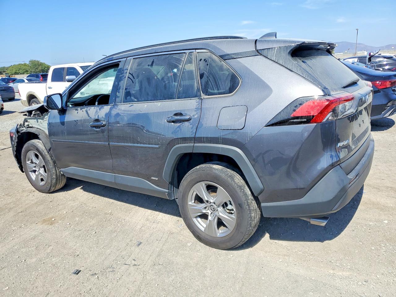 2024 TOYOTA RAV4 LE — снимка 2