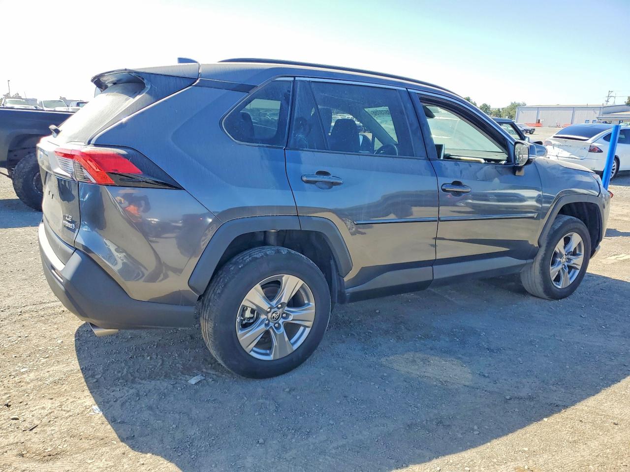 2024 TOYOTA RAV4 LE — снимка 3
