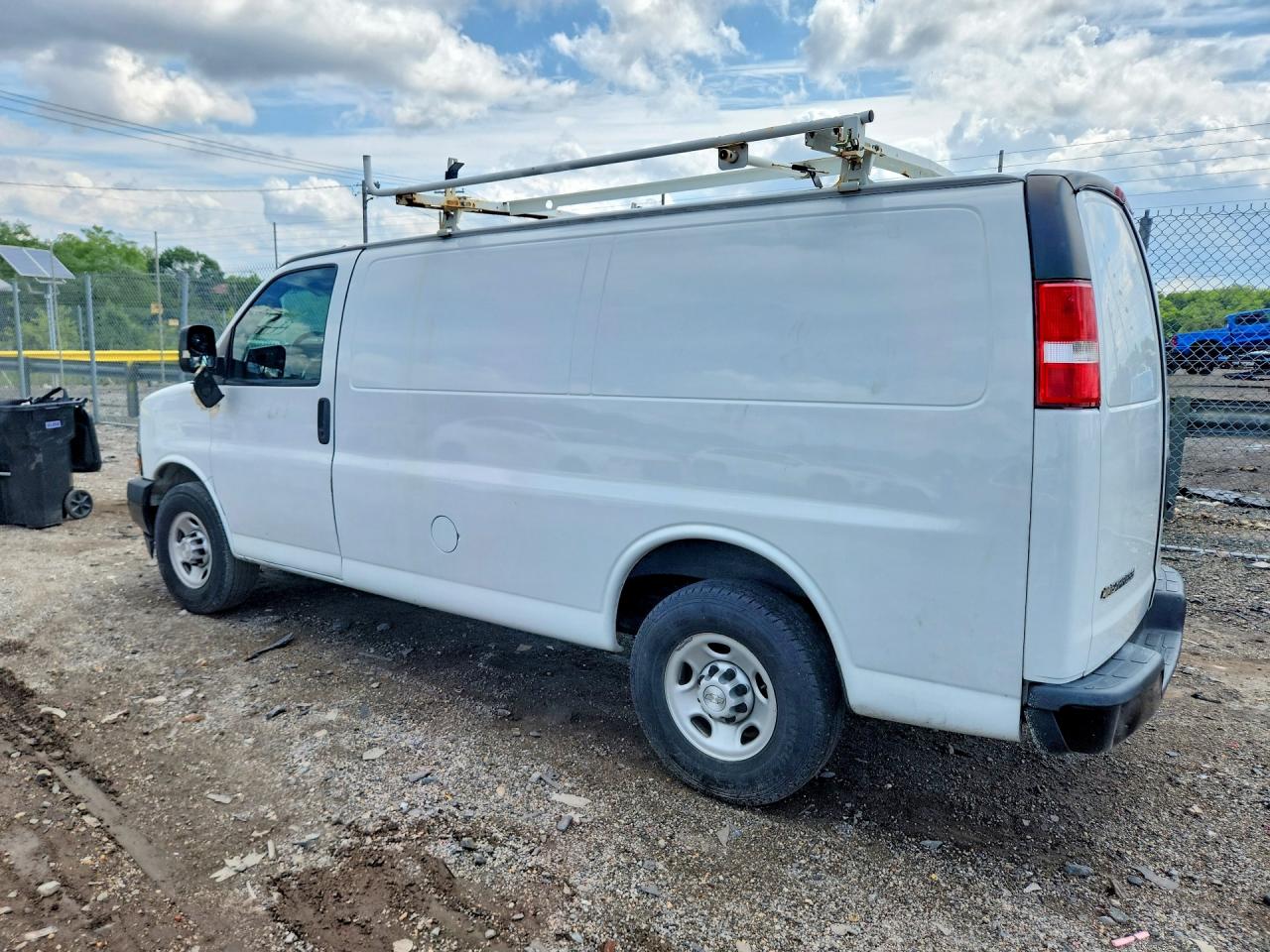2019 CHEVROLET EXPRESS G2500 — снимка 2