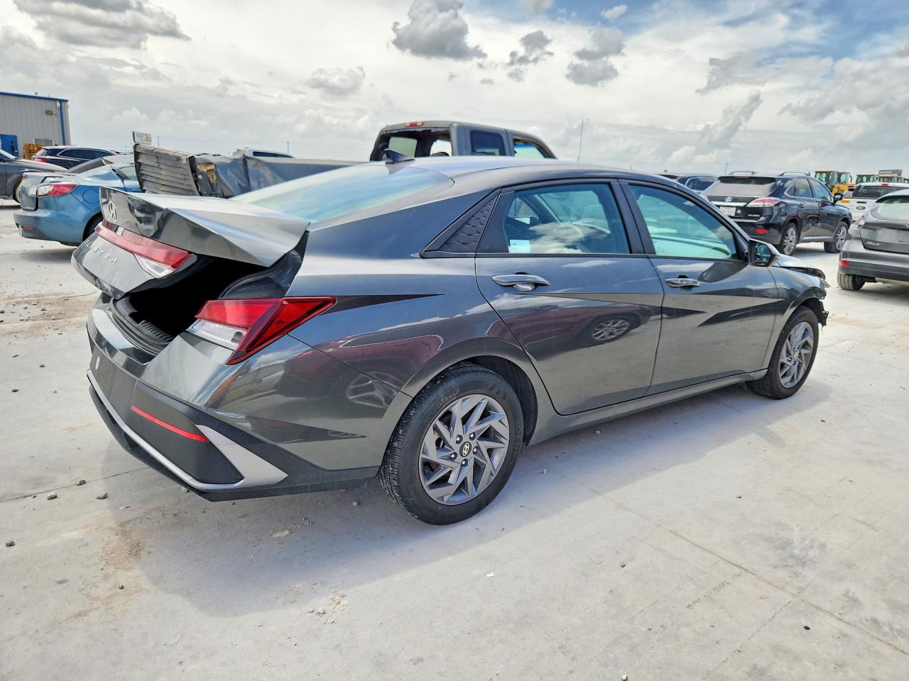 2024 HYUNDAI ELANTRA SEL — снимка 3