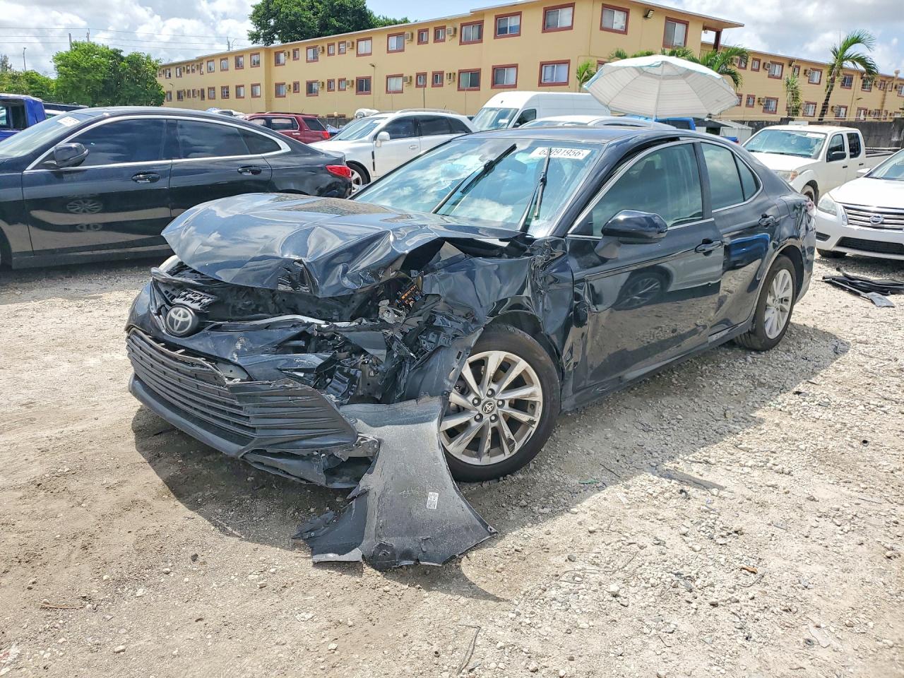 2022 TOYOTA CAMRY LE