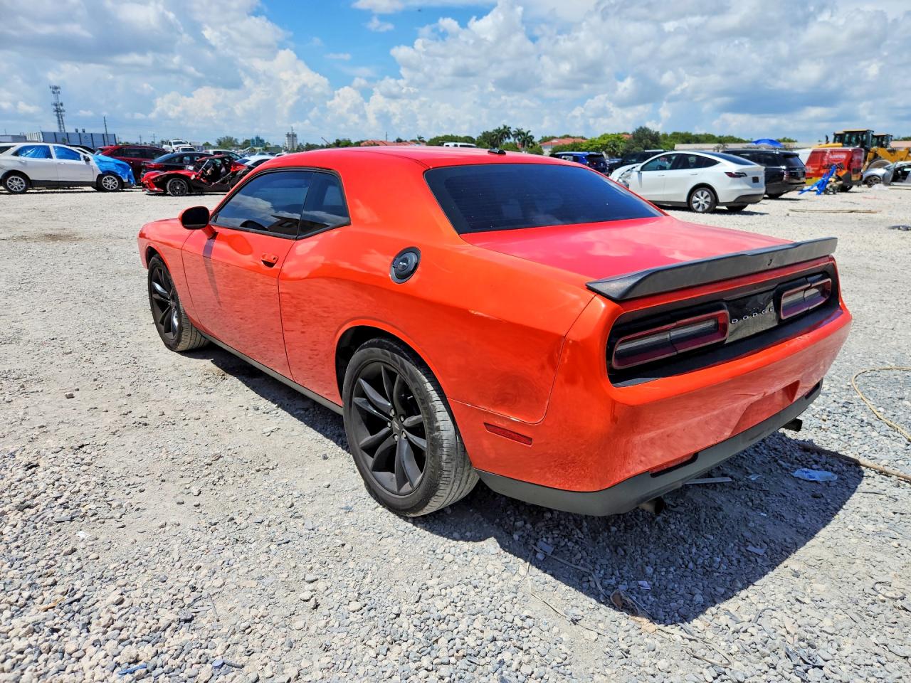 2017 DODGE CHALLENGER SXT — снимка 2