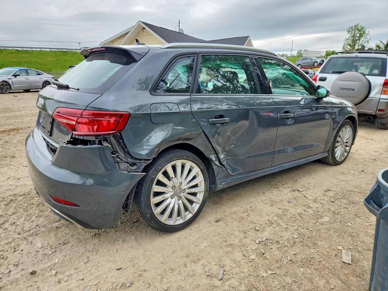 2017 AUDI A3 E-TRON PREMIUM — снимка 3