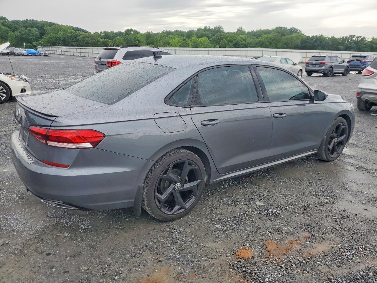2020 VOLKSWAGEN PASSAT R-LINE — снимка 3