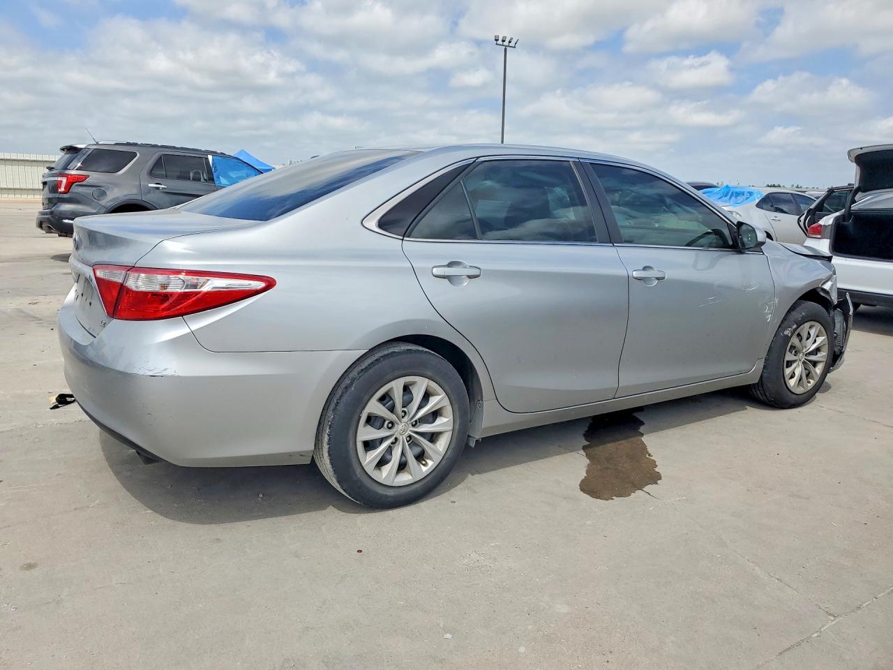 2015 TOYOTA CAMRY LE — снимка 3