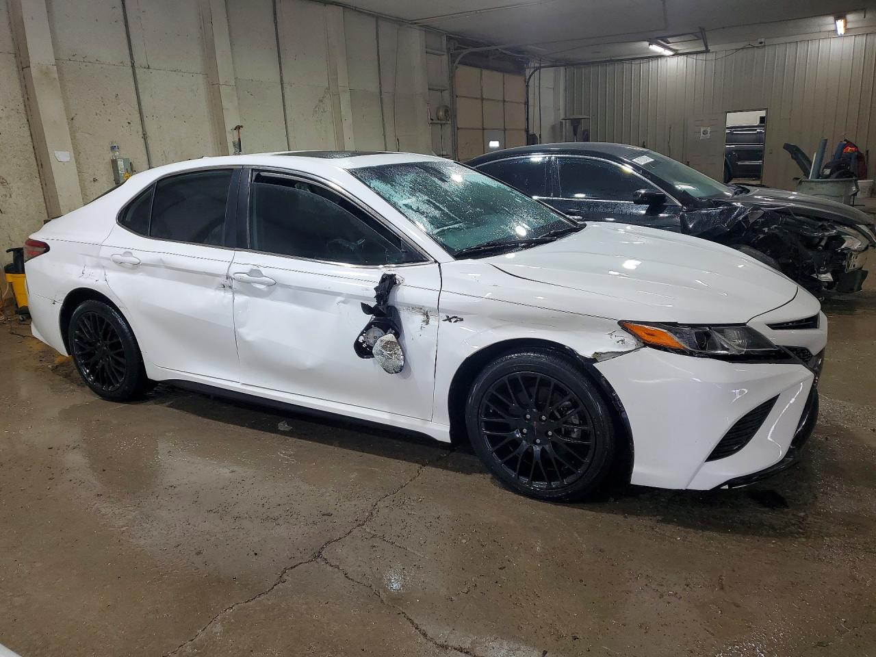 2019 TOYOTA CAMRY SE — снимка 4