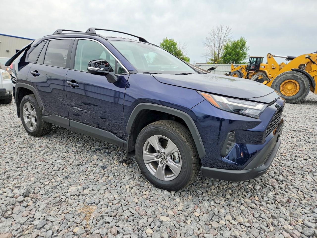 2025 TOYOTA RAV4 XLE — снимка 4