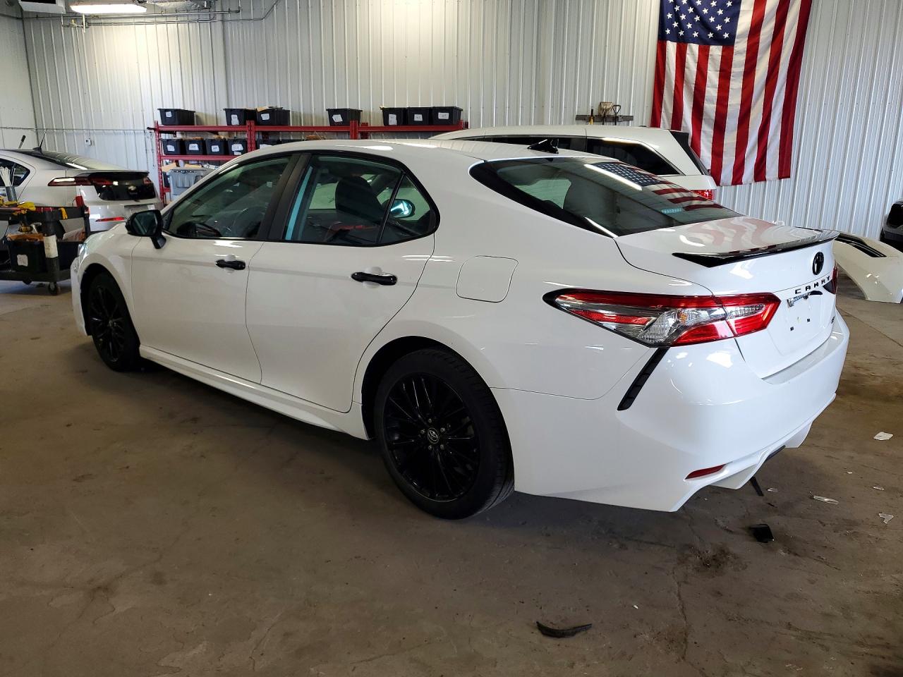 2019 TOYOTA CAMRY SE — снимка 2