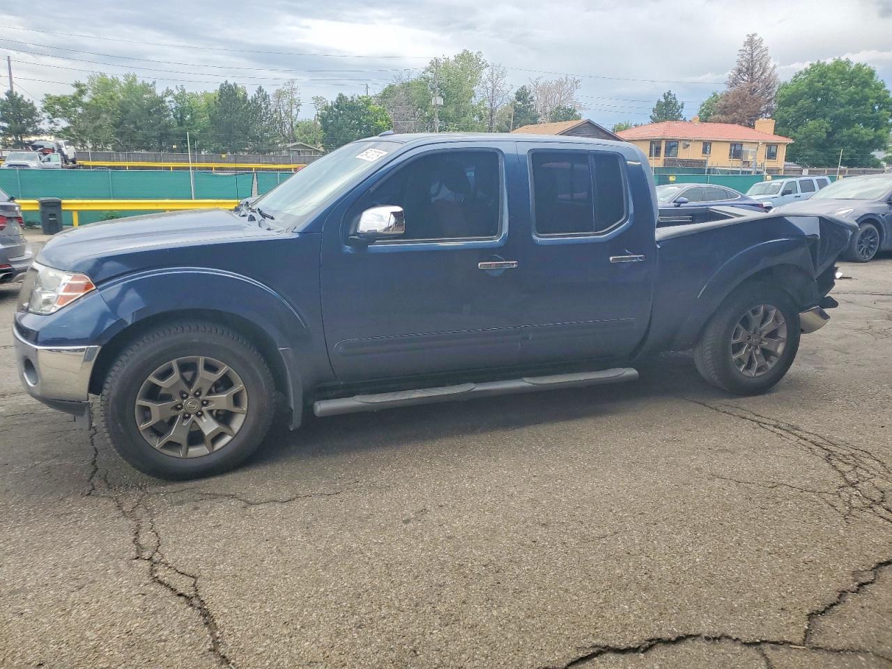 2016 NISSAN FRONTIER SL