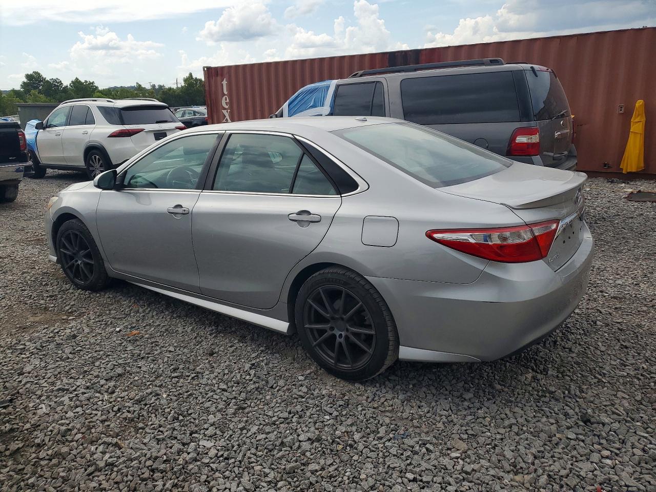 2016 TOYOTA CAMRY XLE — снимка 2