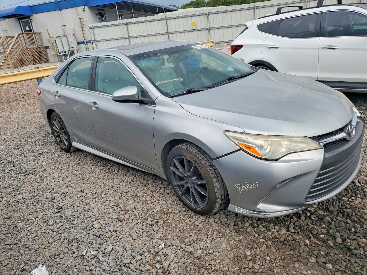 2016 TOYOTA CAMRY XLE — снимка 4
