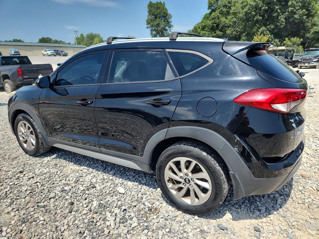 2017 HYUNDAI TUCSON SE — снимка 2