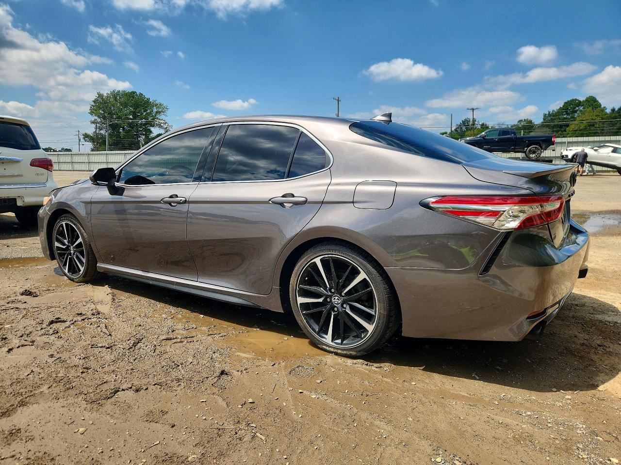 2020 TOYOTA CAMRY XSE — снимка 2