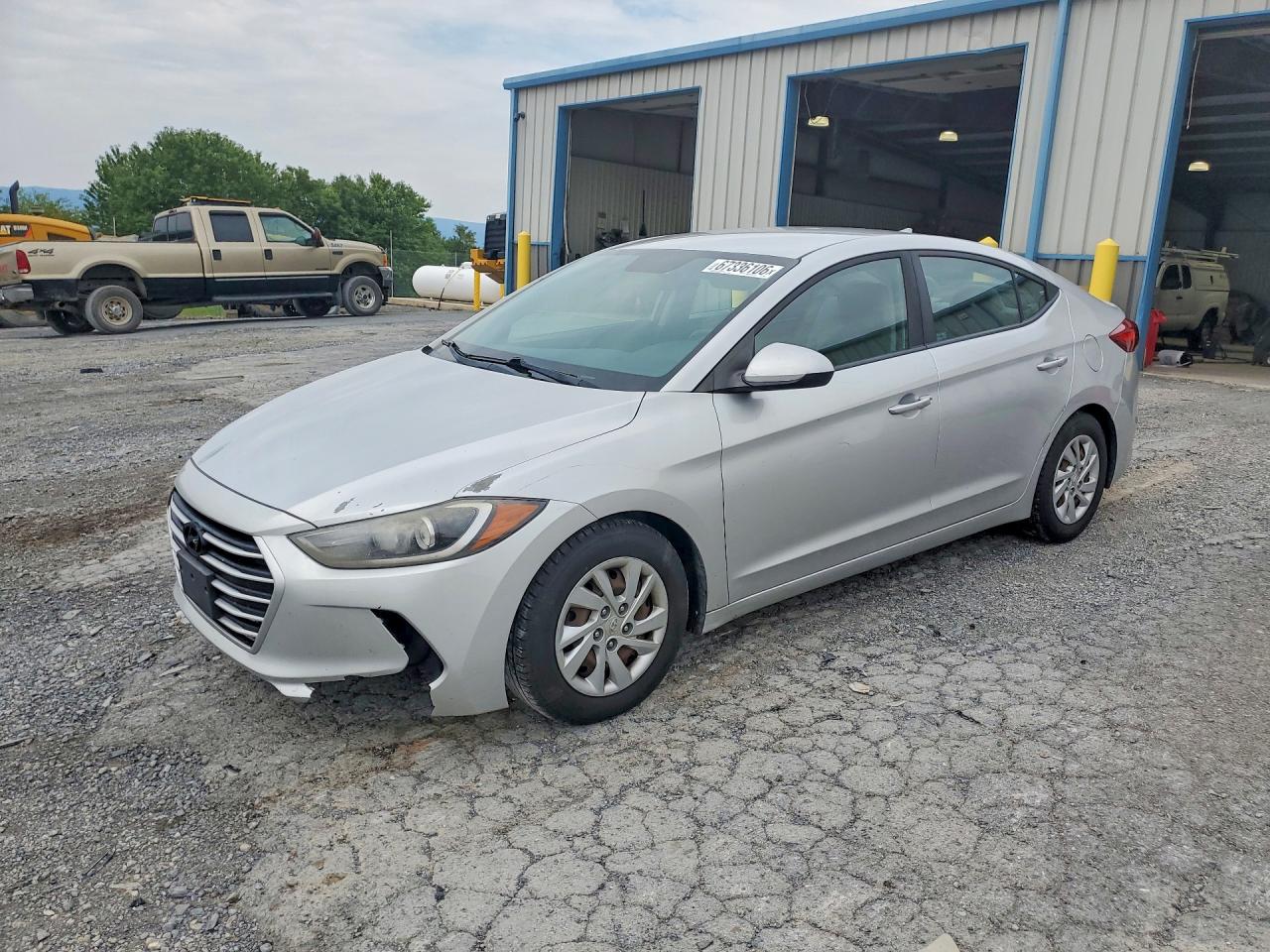 2017 HYUNDAI ELANTRA SE