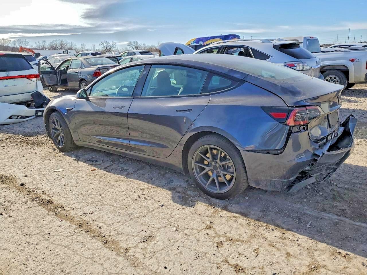 2023 TESLA MODEL 3 — снимка 2