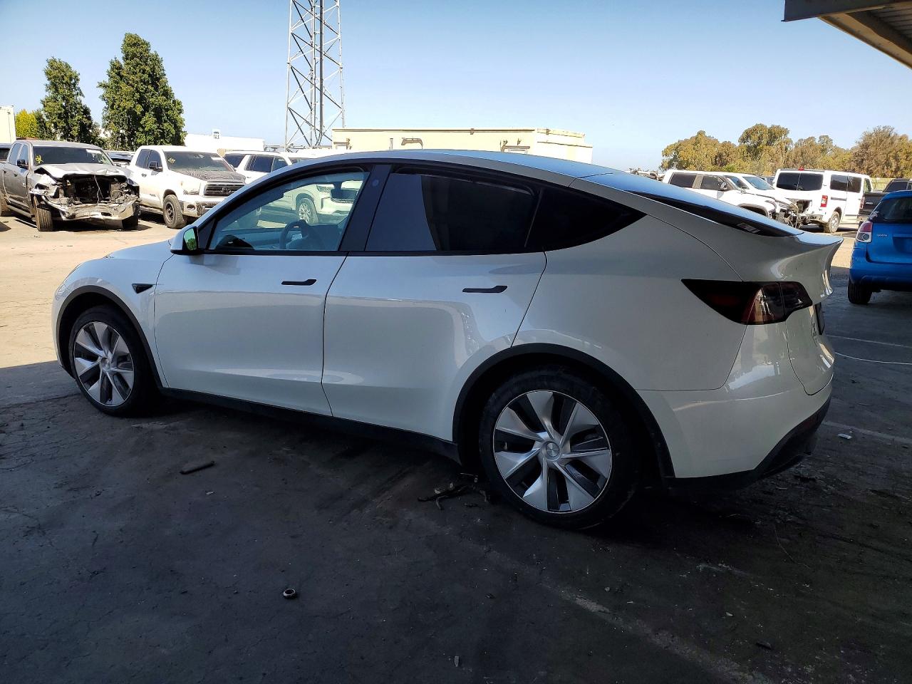 2023 TESLA MODEL Y — снимка 2