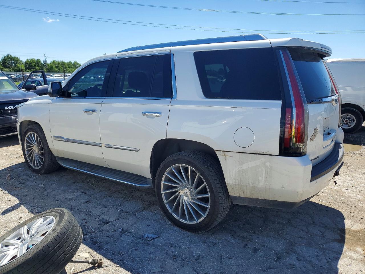 2017 CADILLAC ESCALADE — снимка 2