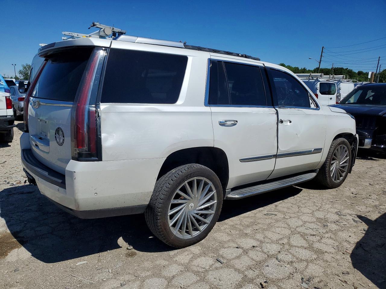 2017 CADILLAC ESCALADE — снимка 3