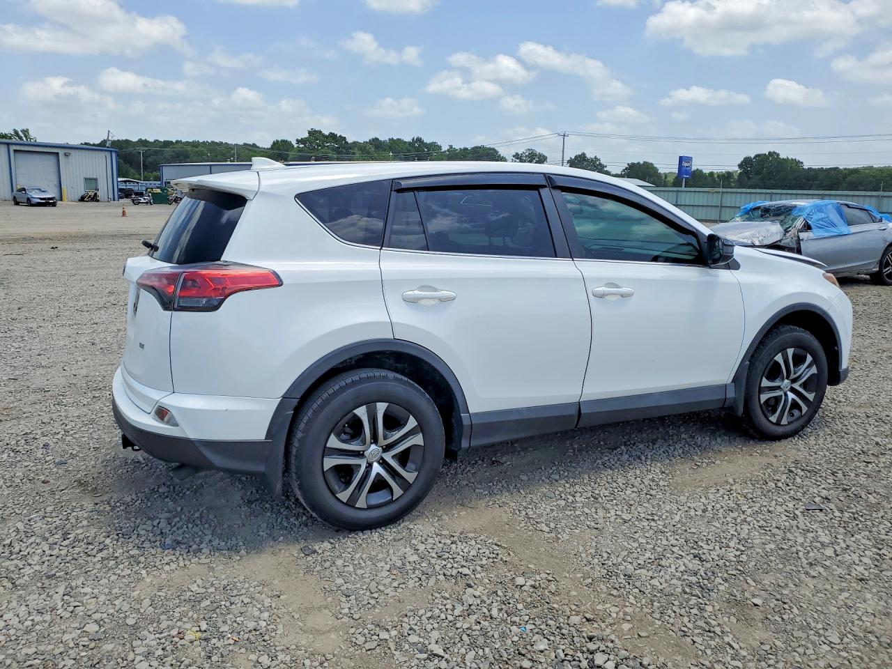 2018 TOYOTA RAV4 LE — снимка 3