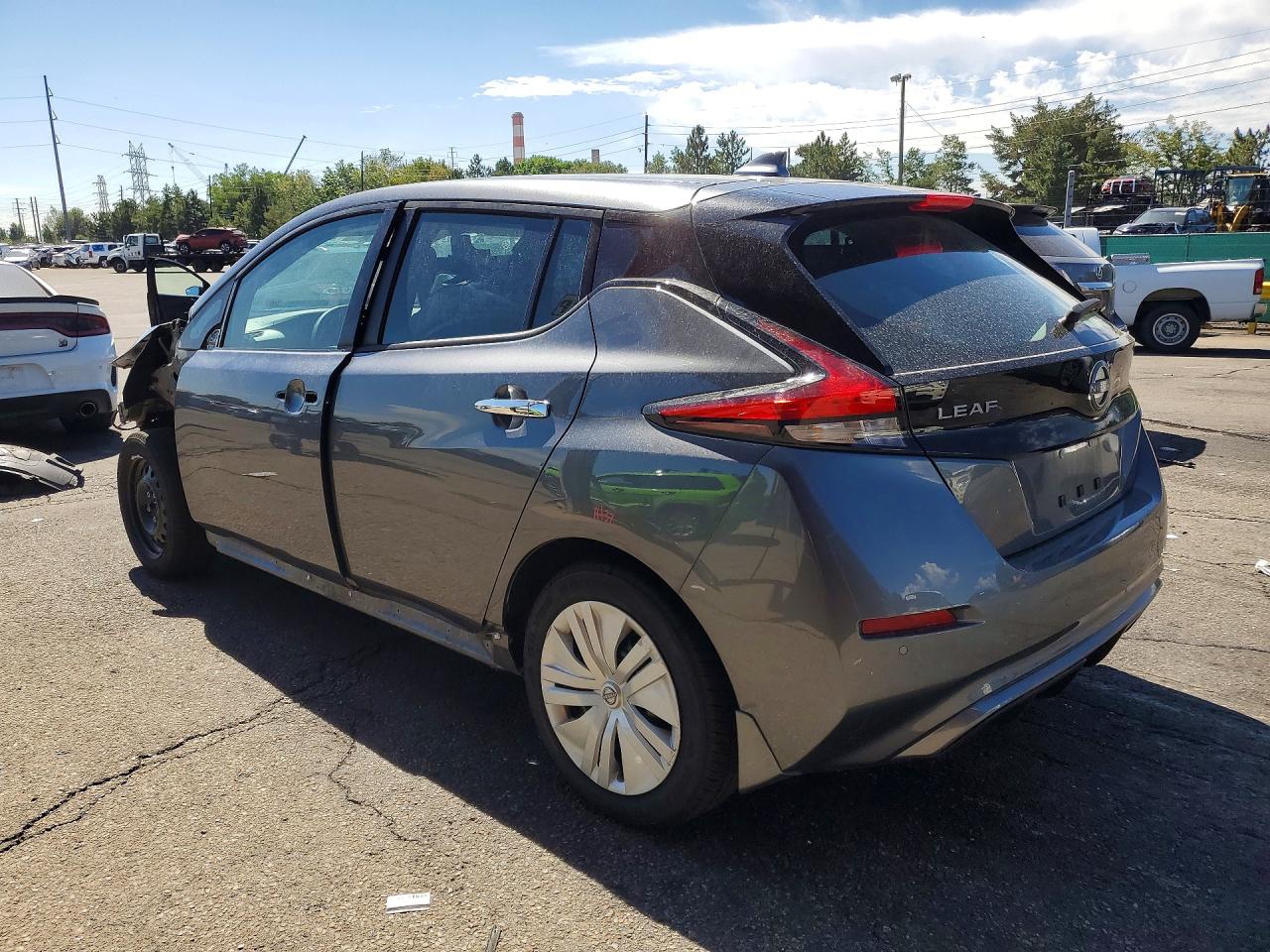 2025 NISSAN LEAF S — снимка 2