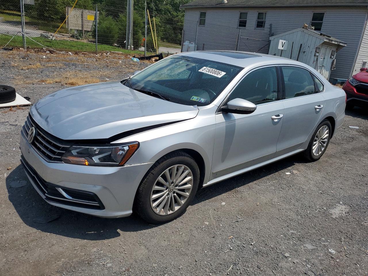 2016 VOLKSWAGEN PASSAT SE